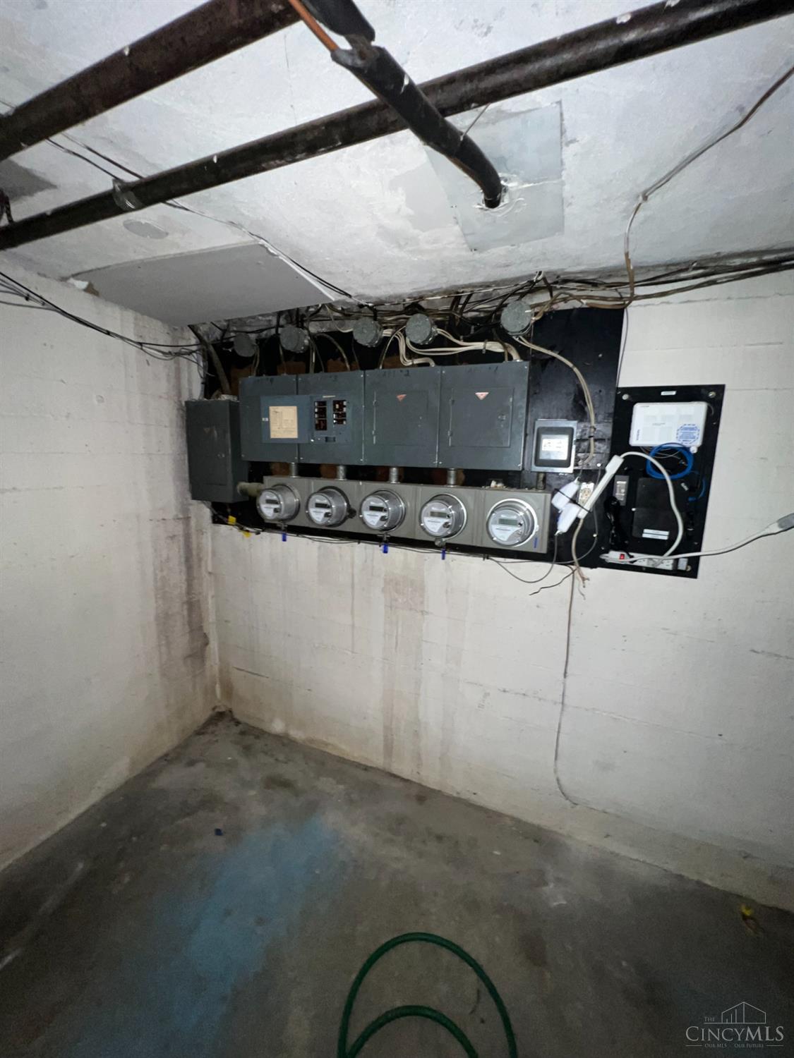 1665 Anita Pl Property Photo 10