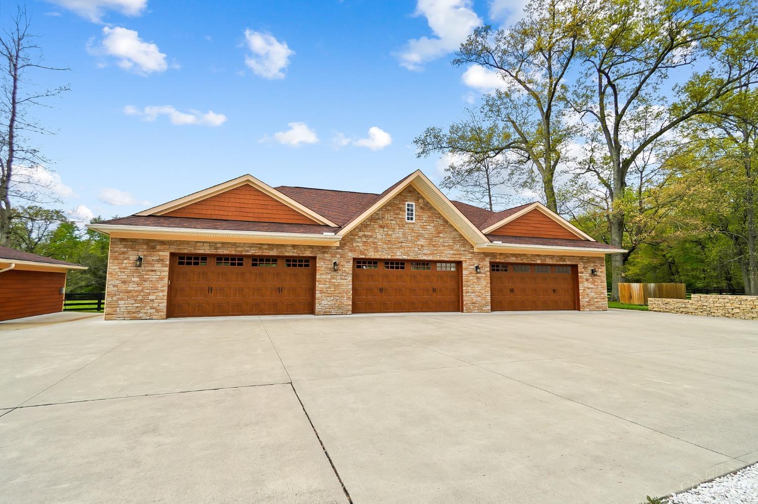 10442 Konstantine Ln Property Photo 11