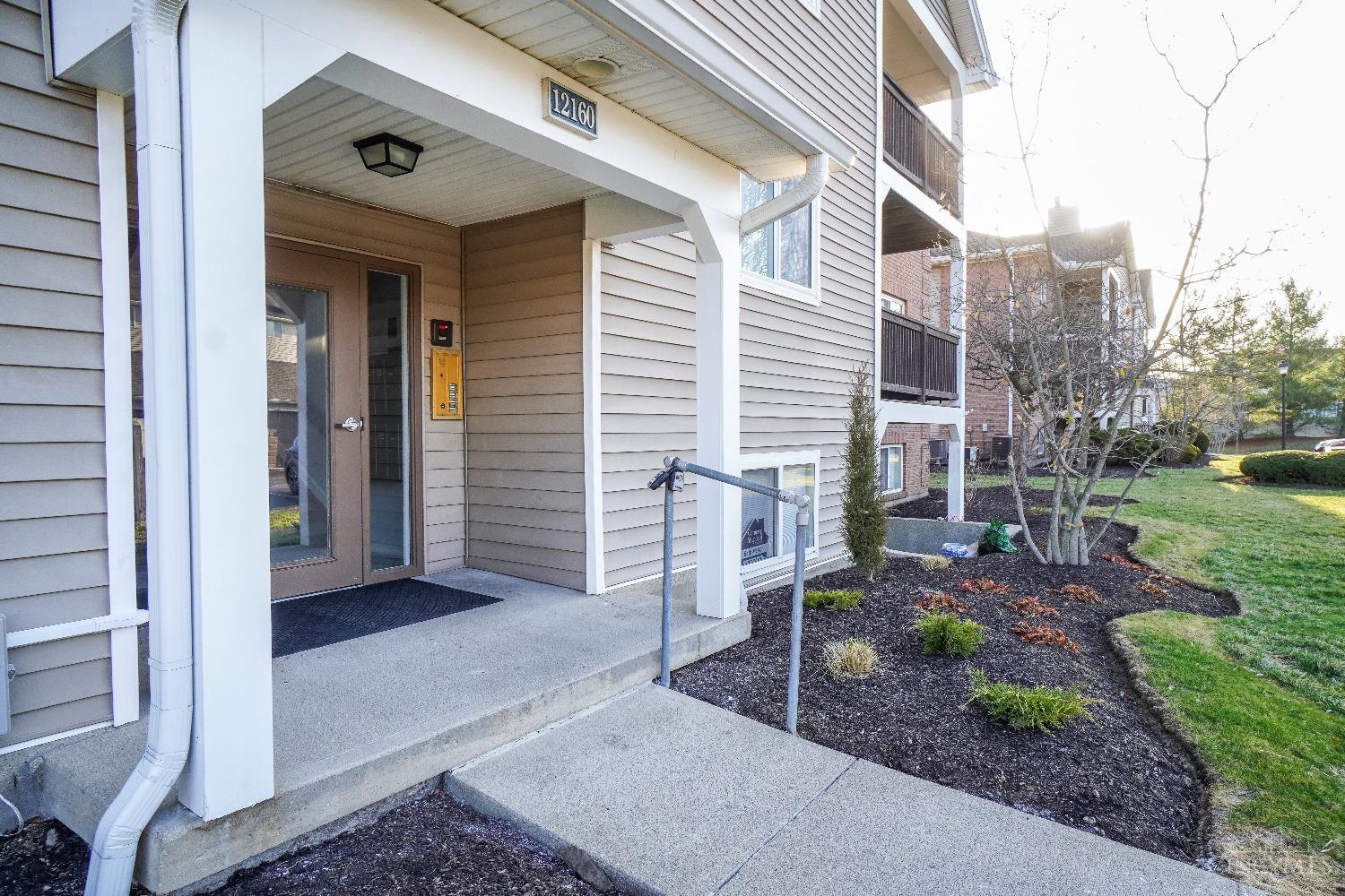 12160 Regency Run Ct Property Photo 2