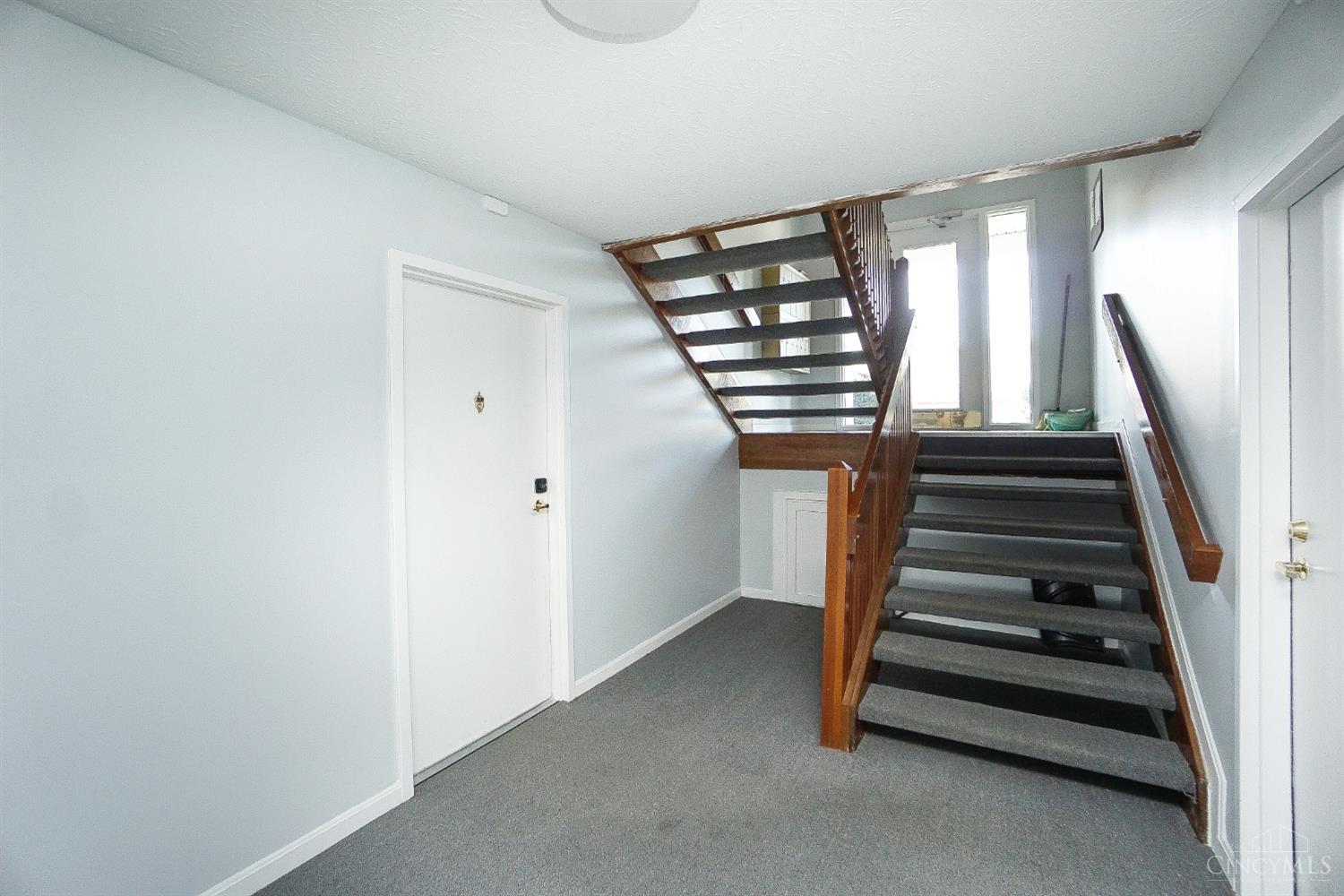 12160 Regency Run Ct Property Photo 6