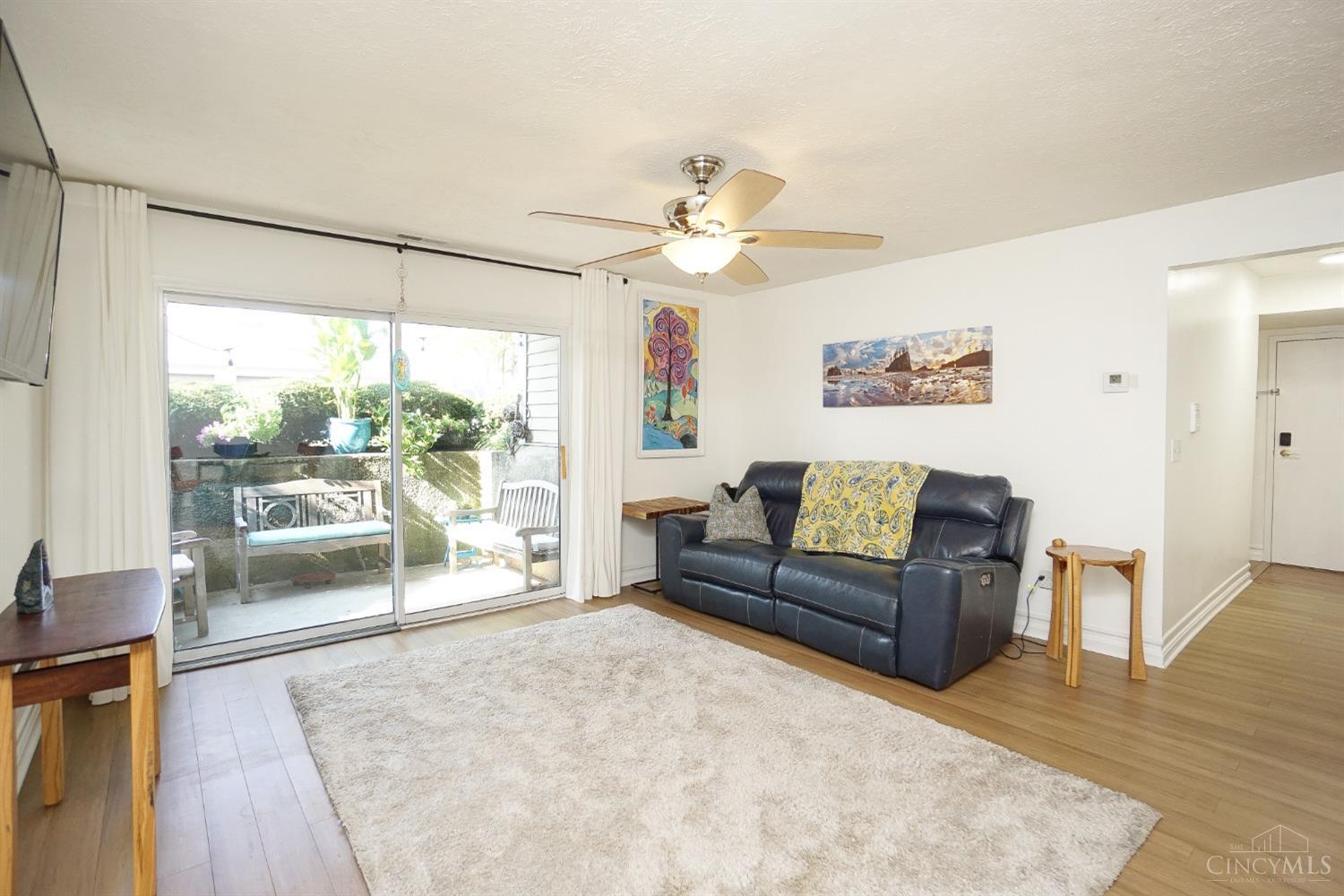 12160 Regency Run Ct Property Photo 8