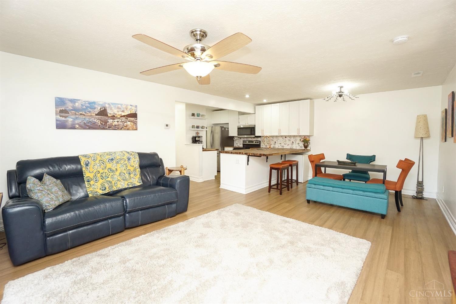 12160 Regency Run Ct Property Photo 9