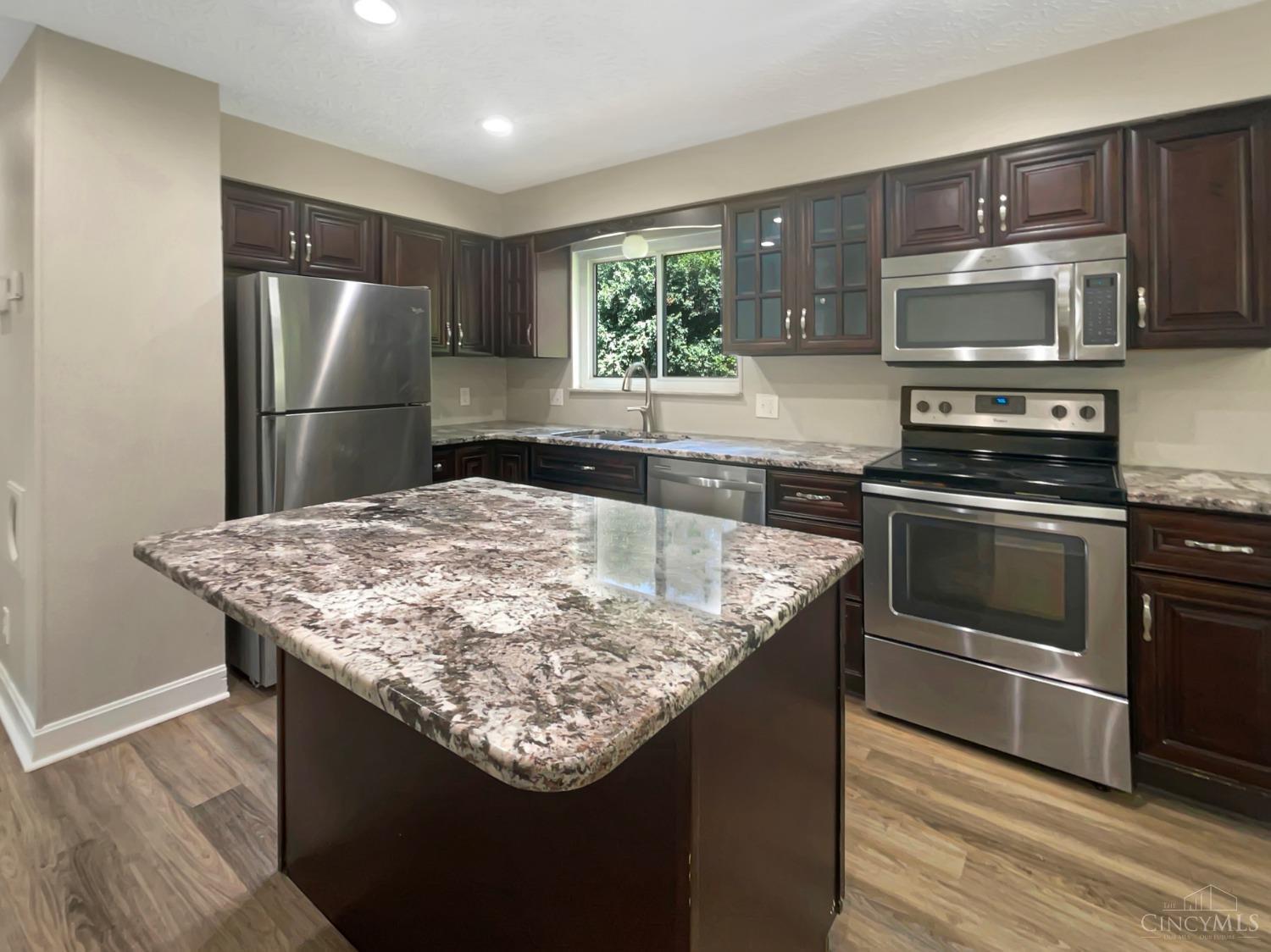 4384 Airymont Ct Property Photo 4