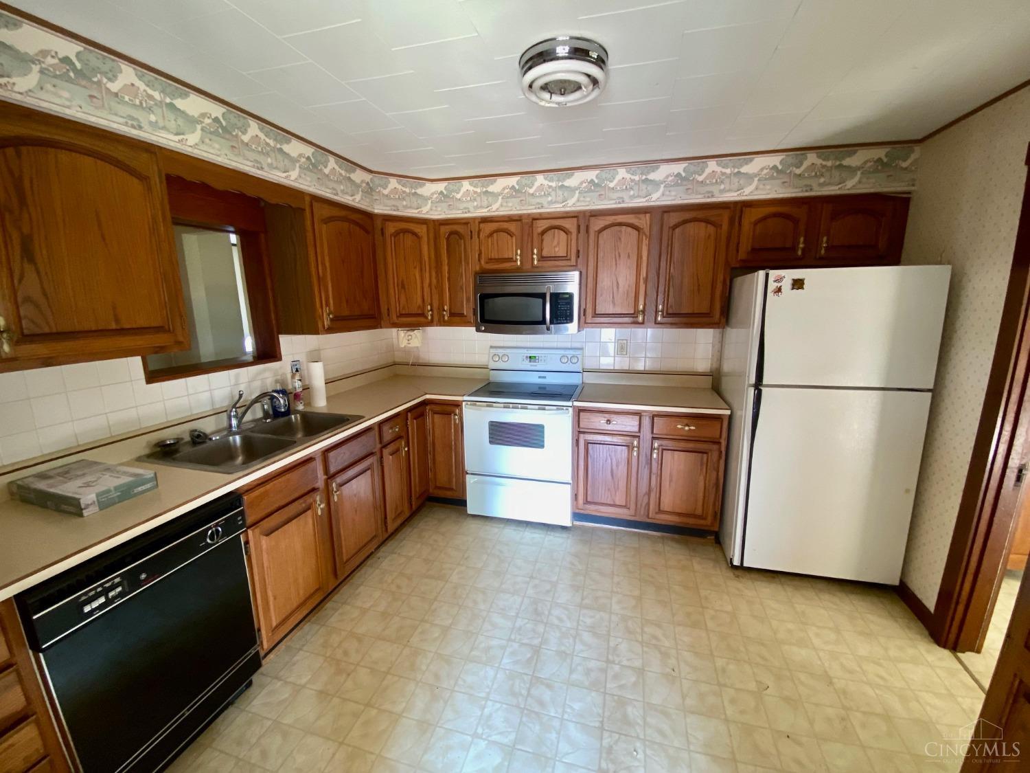 10242 Hickory Ridge Rd Property Photo 4