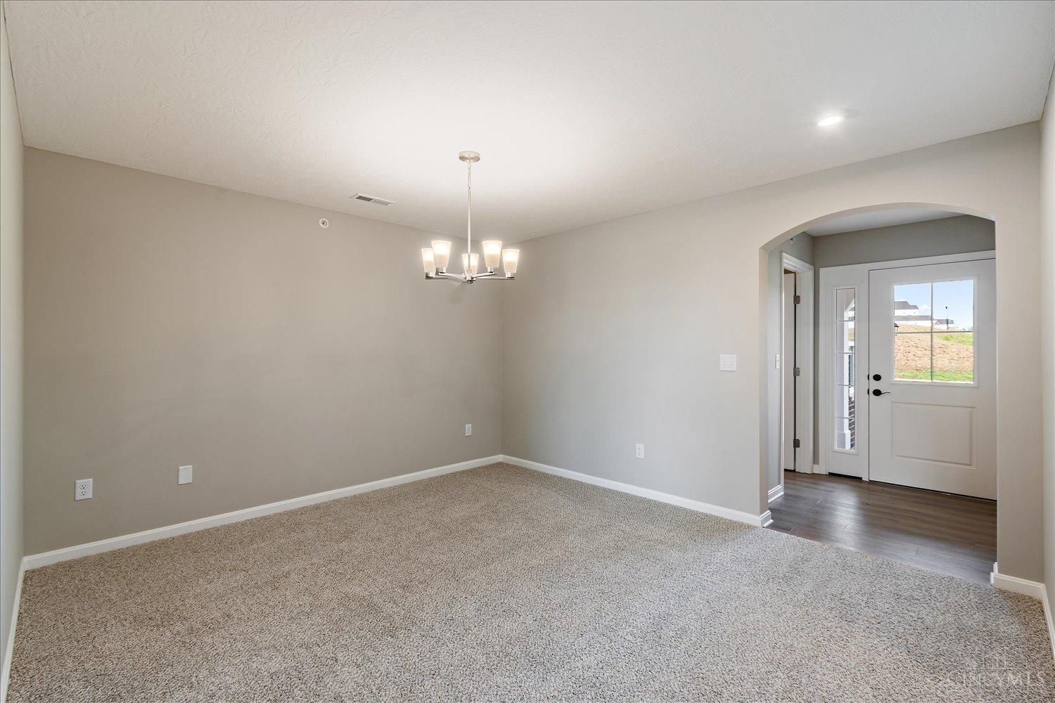 465 Bethpage Way Property Photo 14