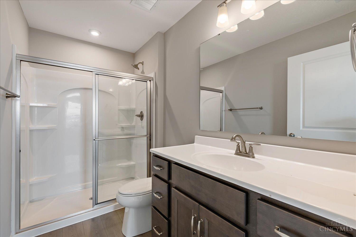 465 Bethpage Way Property Photo 19