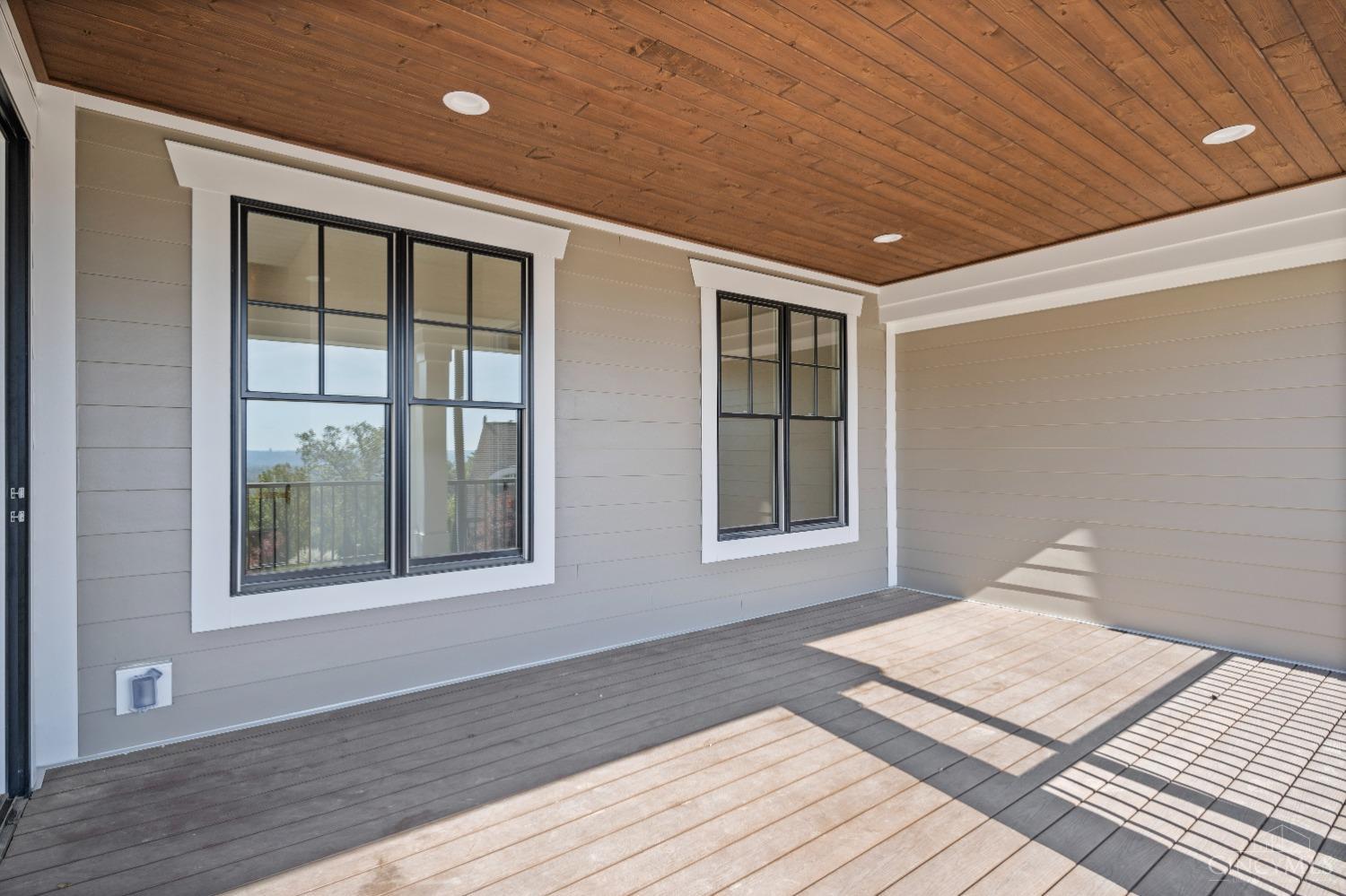 5912 Woodland Ln Property Photo 16