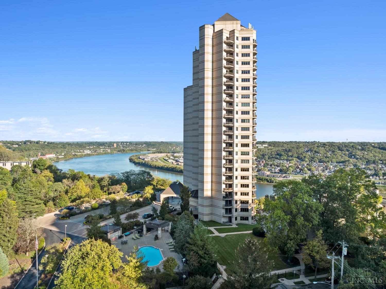 1201 Edgecliff Pl Picture