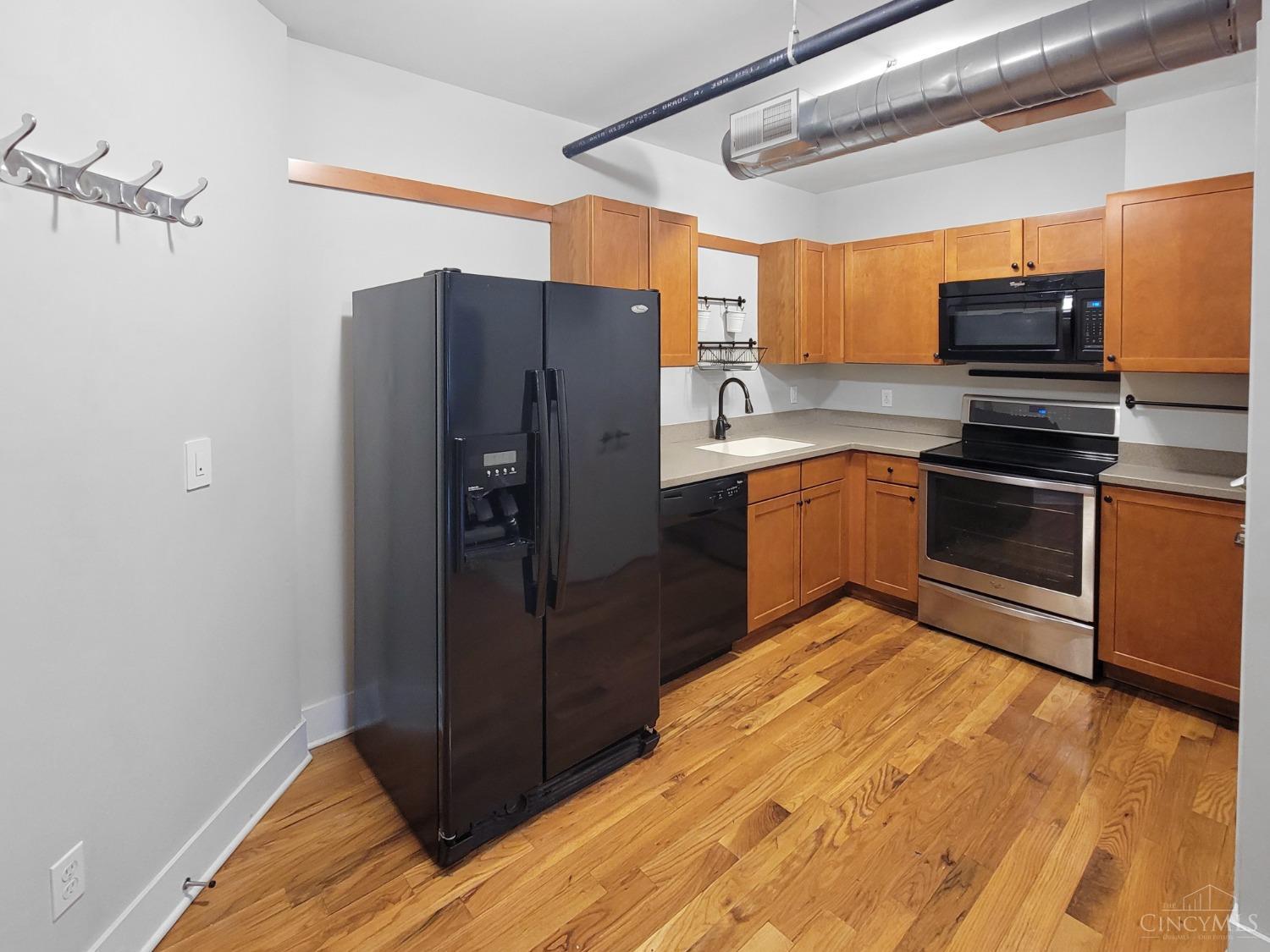 1432 Race Street Property Photo 5