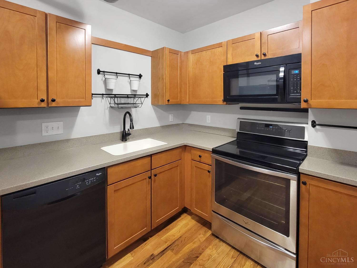 1432 Race Street Property Photo 6