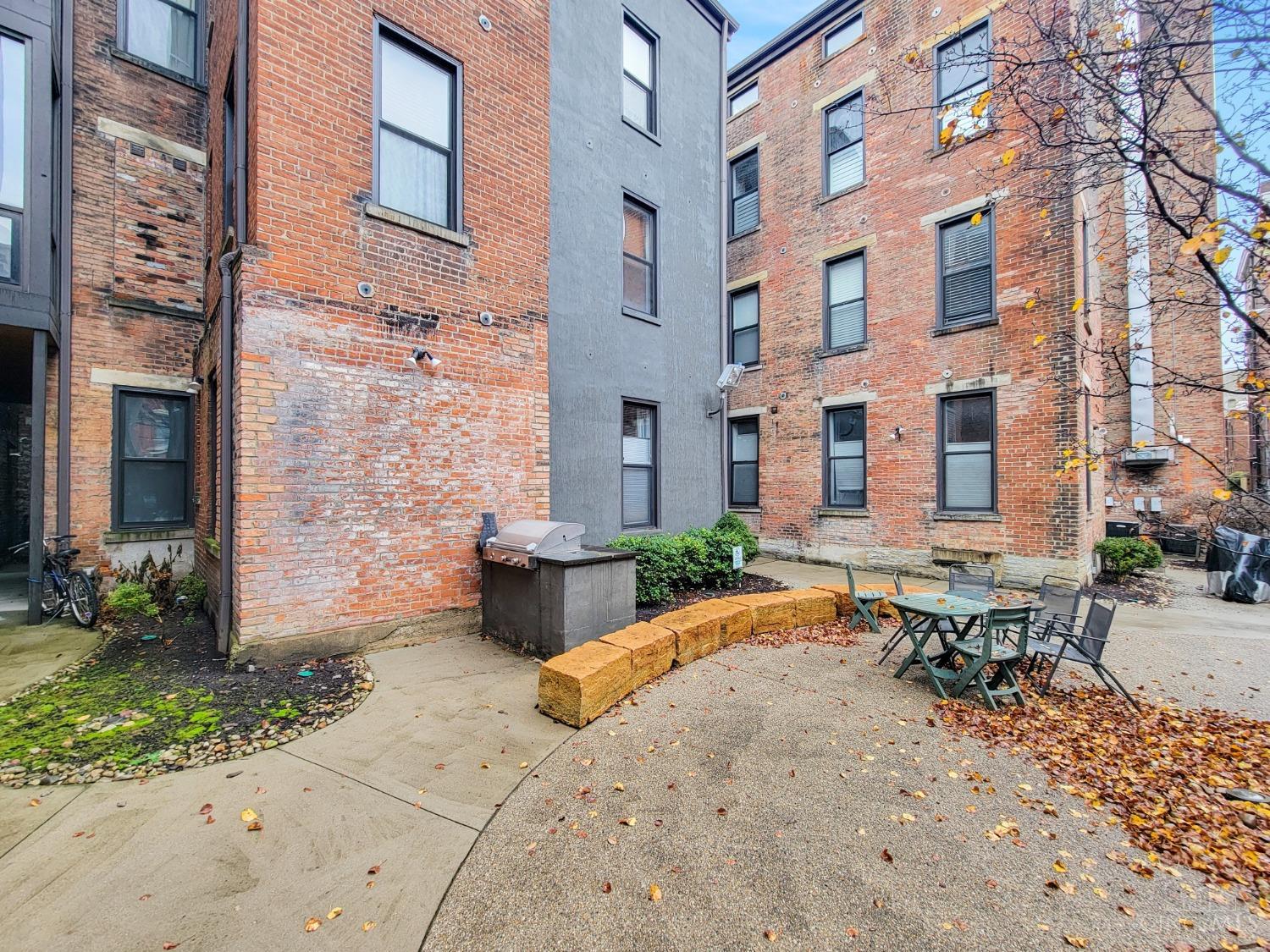 1432 Race Street Property Photo 16