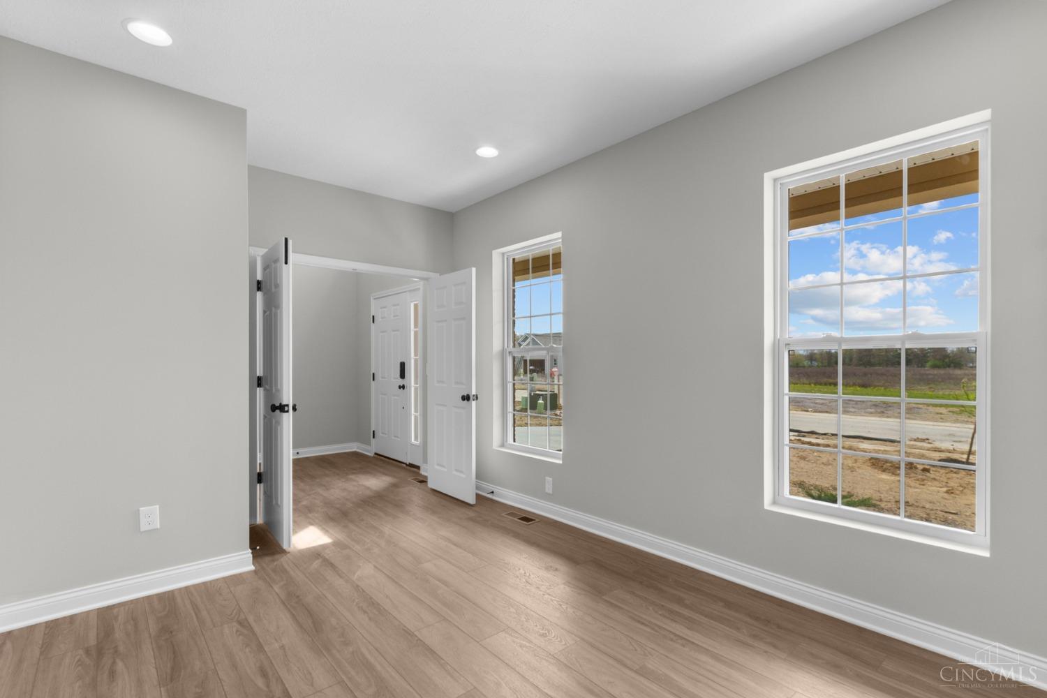 1872 Grove Park Dr Property Photo 17