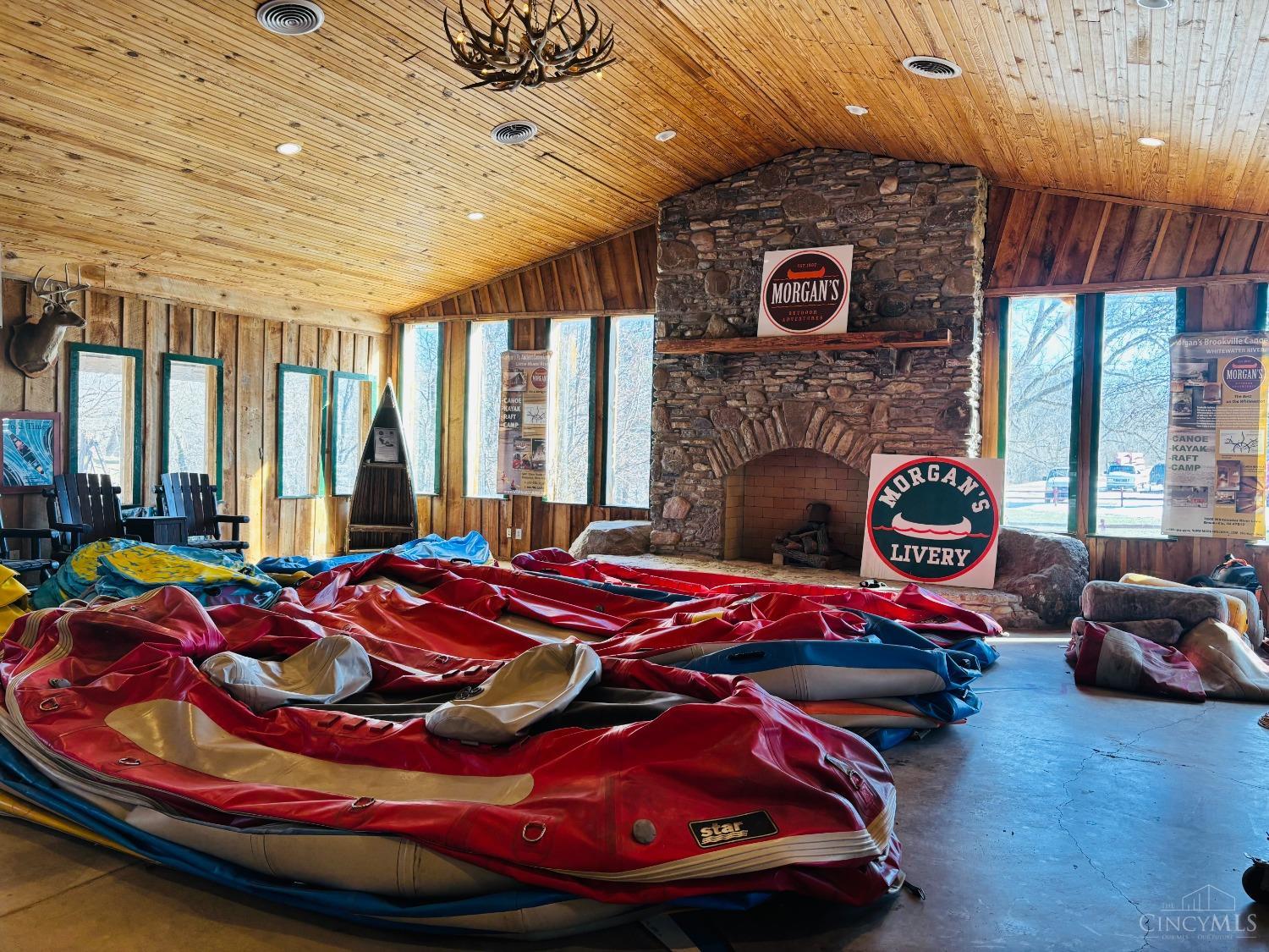7040 Whitewater River Ln Property Photo 4