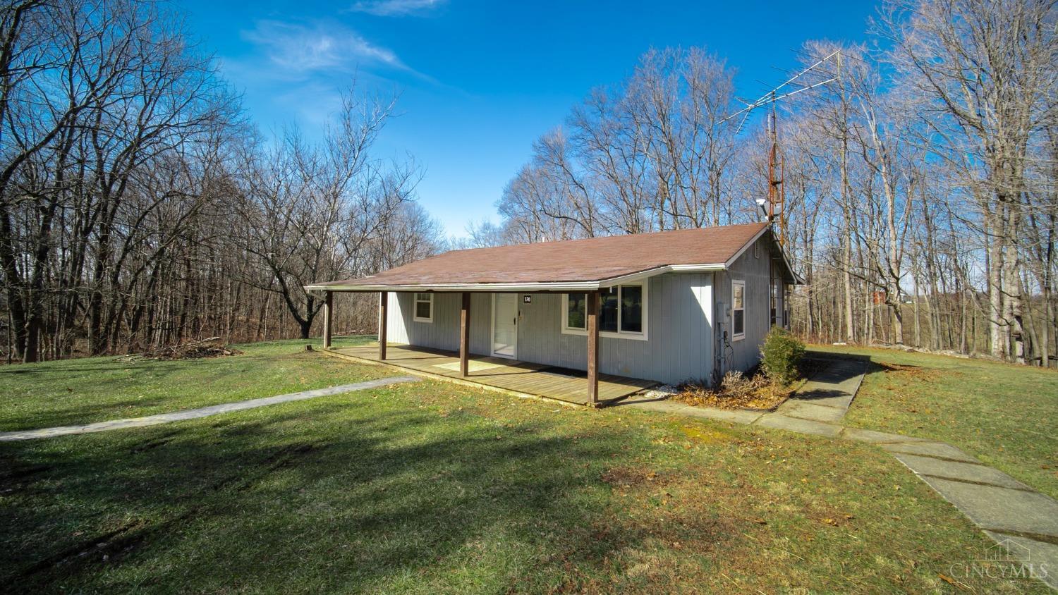 370 Redbud Ln Property Photo 6