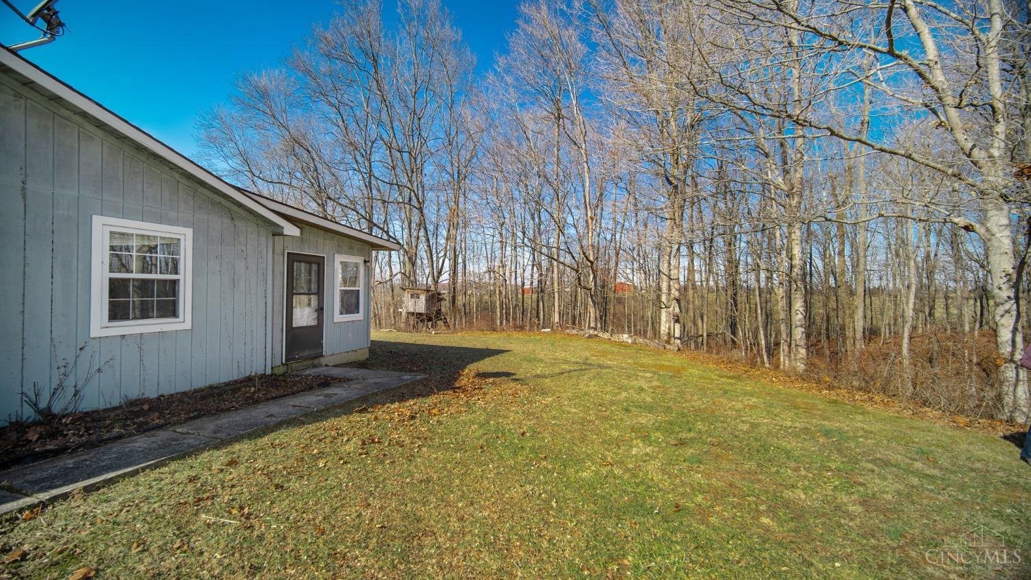 370 Redbud Ln Property Photo 8