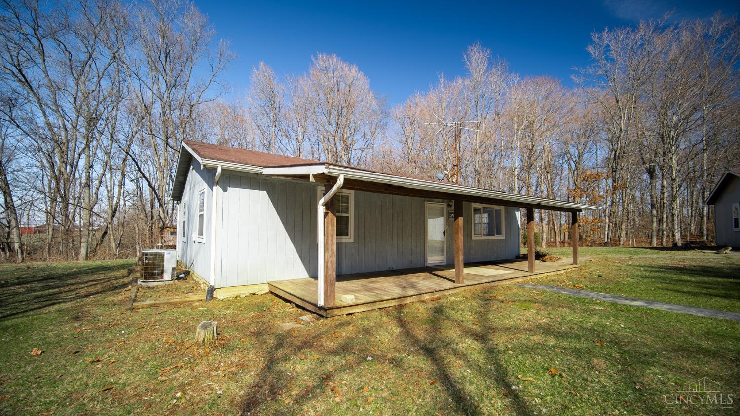 370 Redbud Ln Property Photo 10