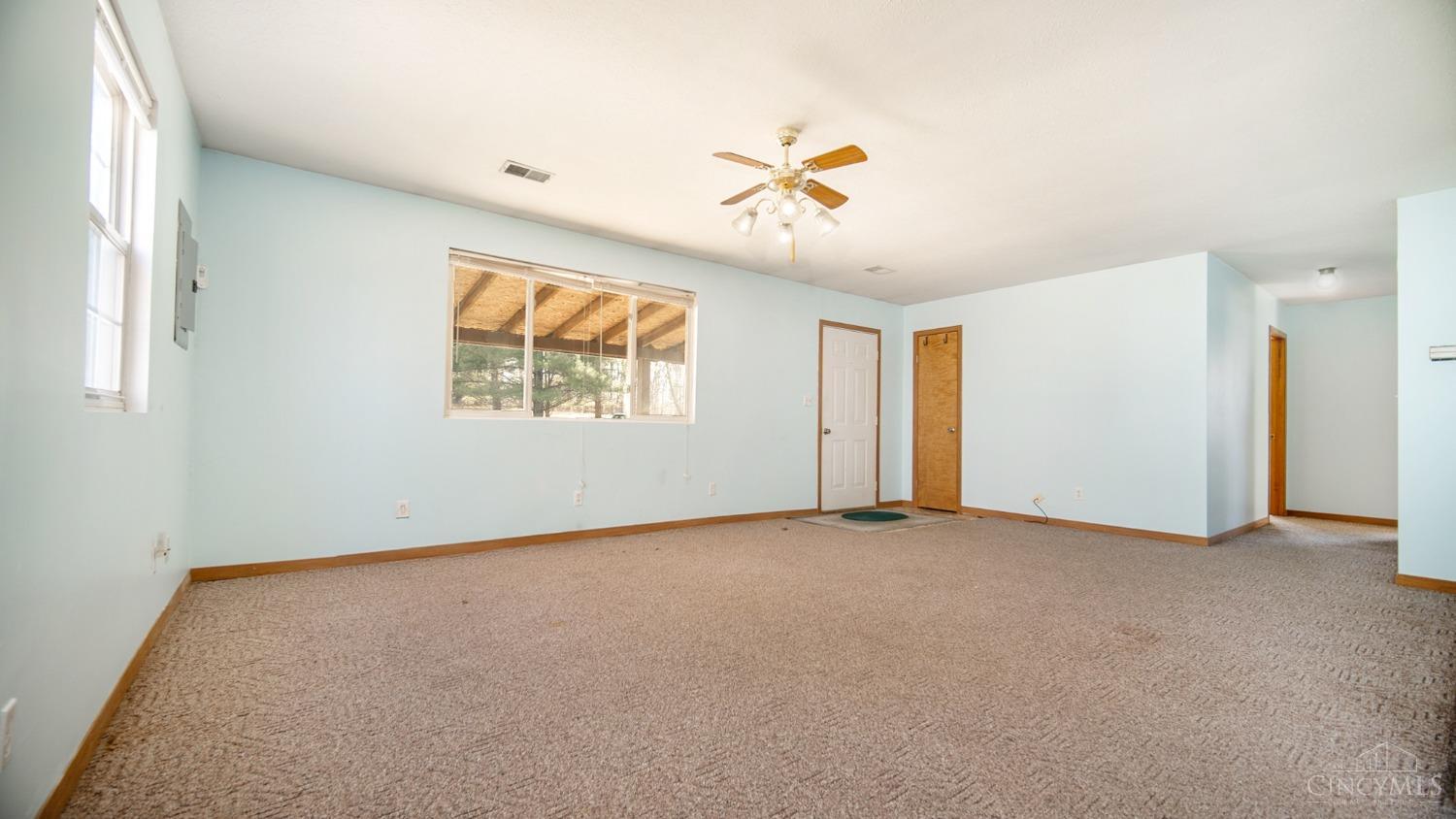 370 Redbud Ln Property Photo 11