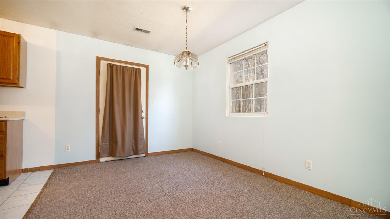 370 Redbud Ln Property Photo 12