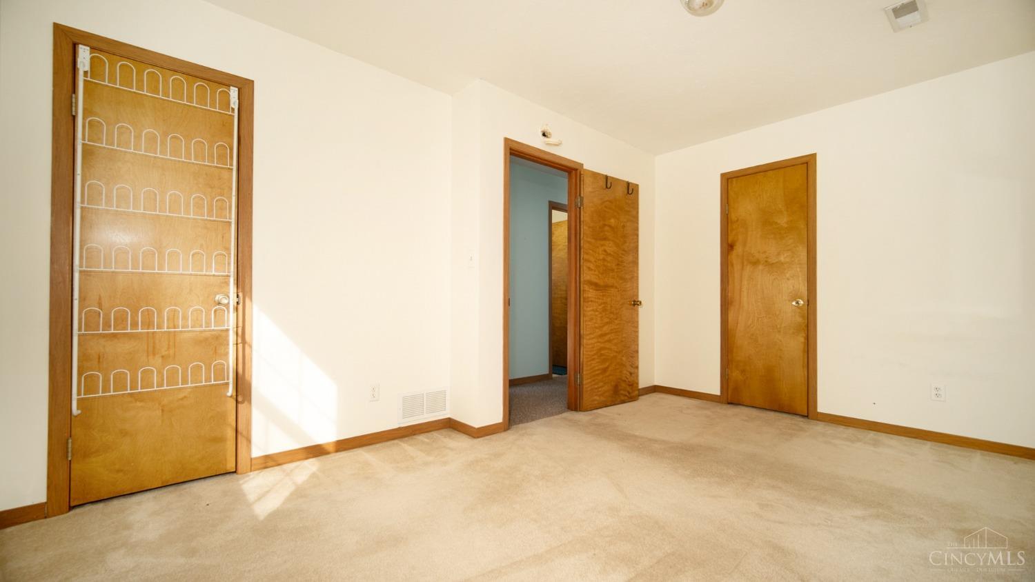 370 Redbud Ln Property Photo 23