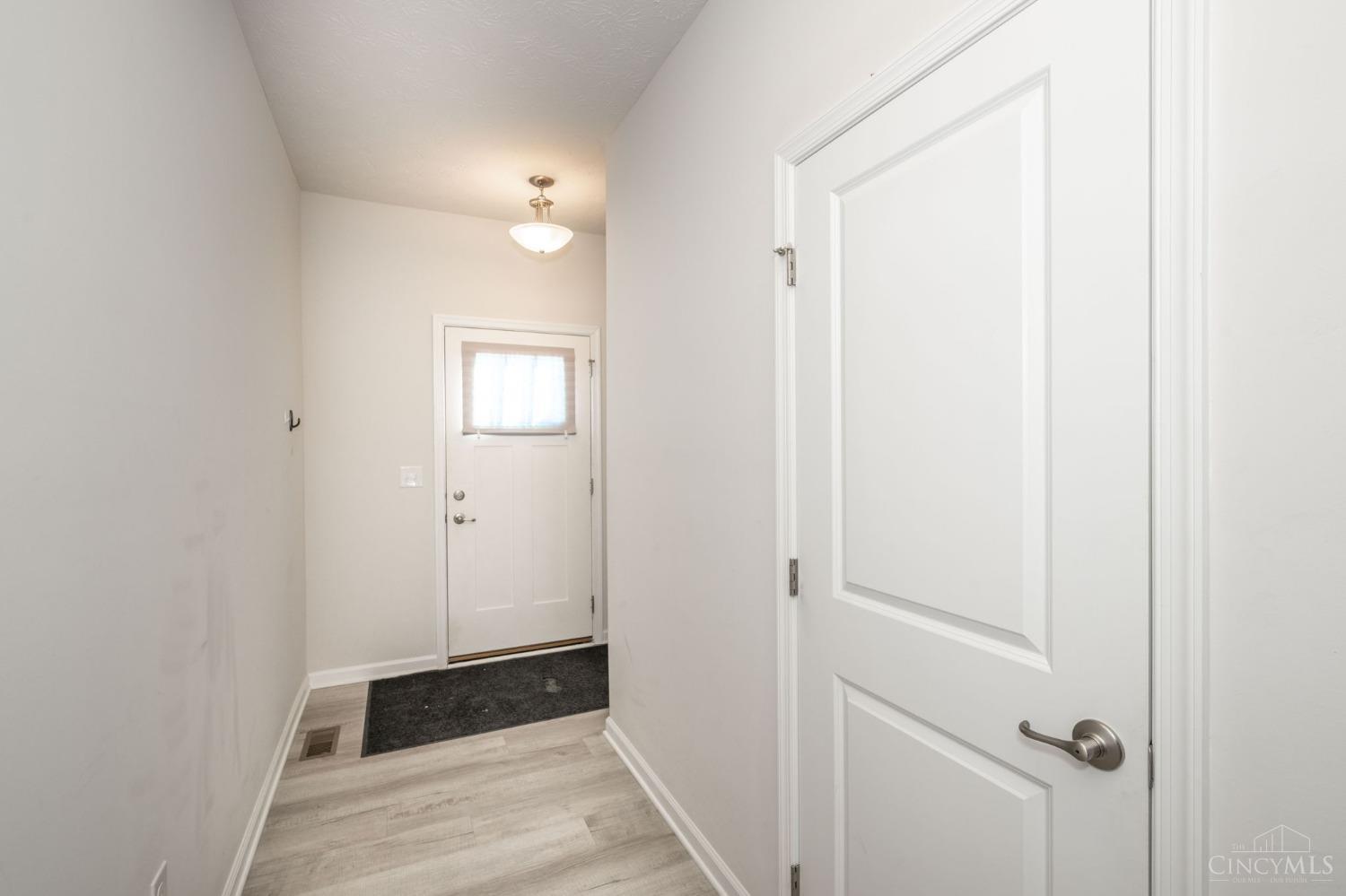 7161 Shady Brook Bend Property Photo 3