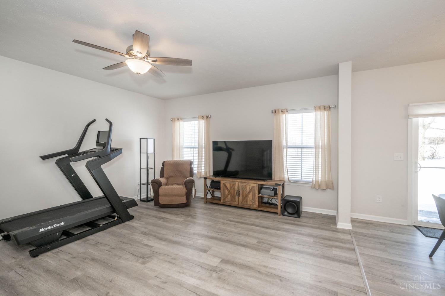 7161 Shady Brook Bend Property Photo 4