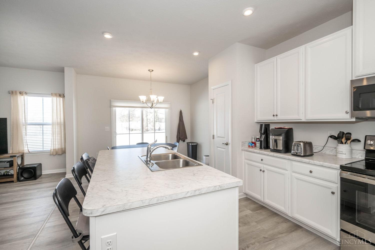 7161 Shady Brook Bend Property Photo 12