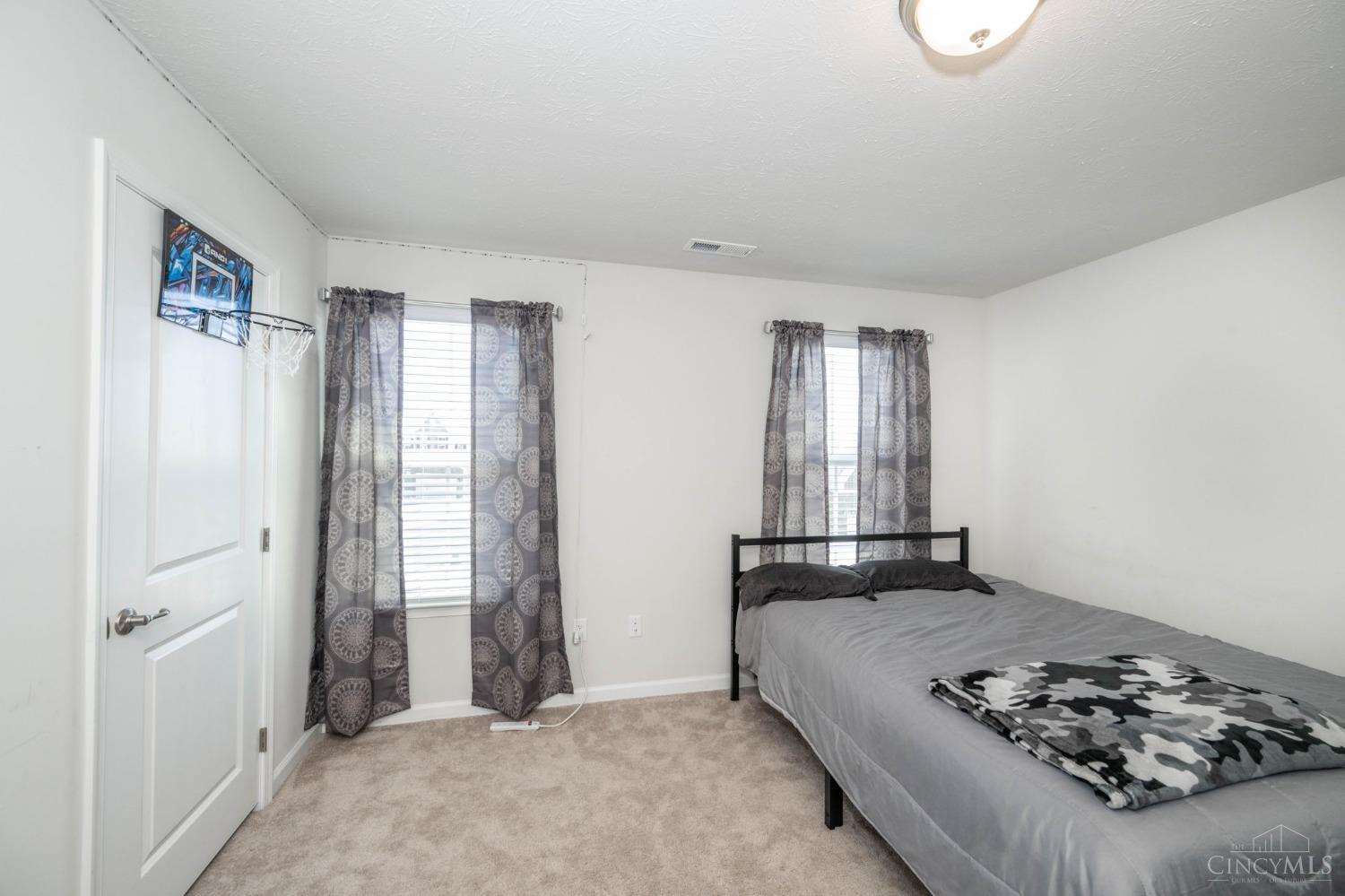 7161 Shady Brook Bend Property Photo 15