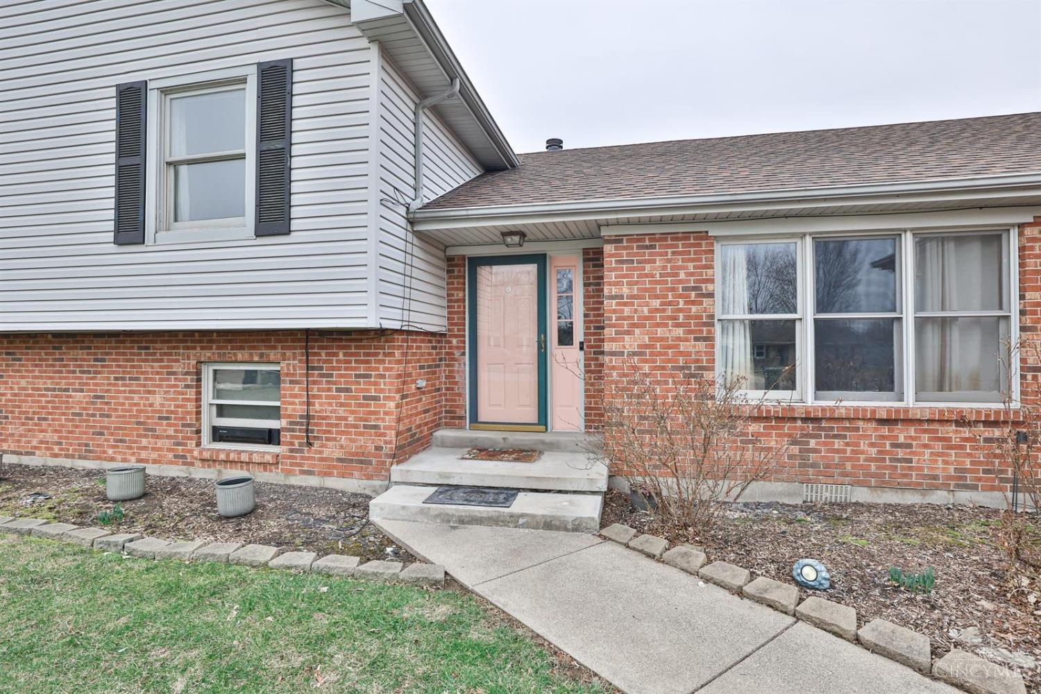 120 Vernon Pl Property Photo 3