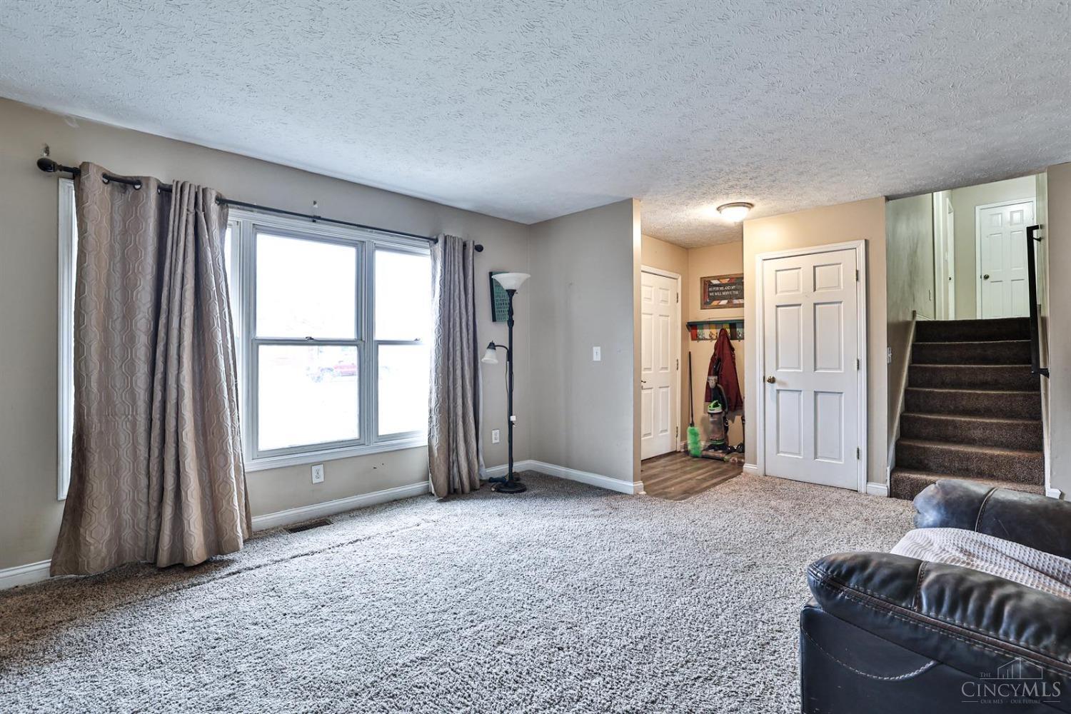 120 Vernon Pl Property Photo 6