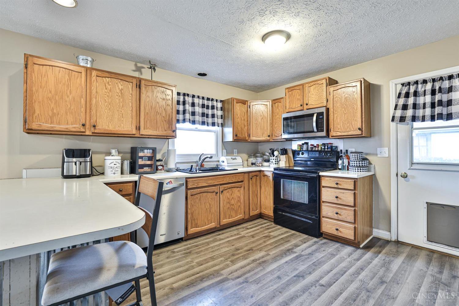120 Vernon Pl Property Photo 10