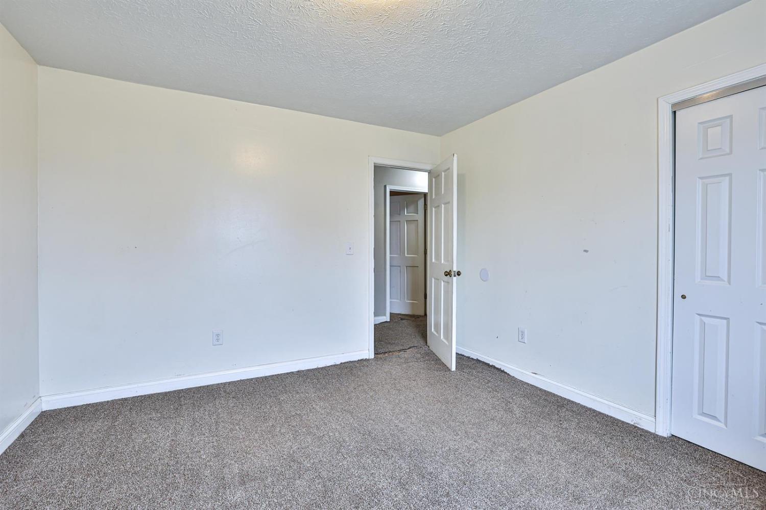120 Vernon Pl Property Photo 32