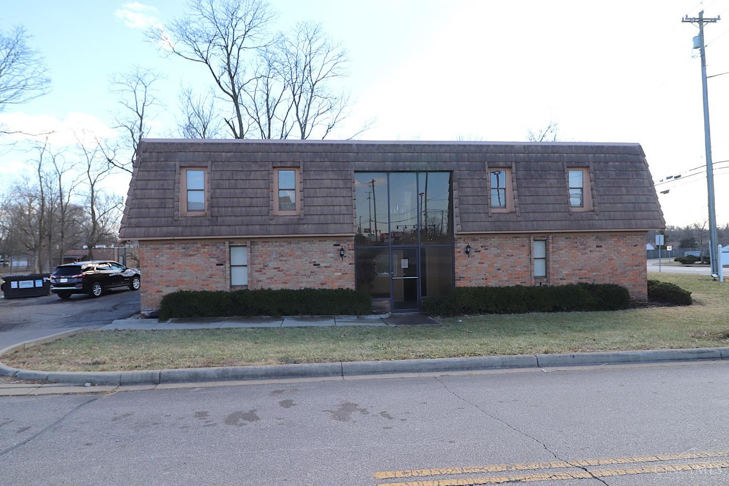 9050 Plainfield Road Property Photo 1