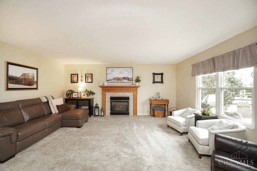 4899 Shagbark Ct Property Photo 7