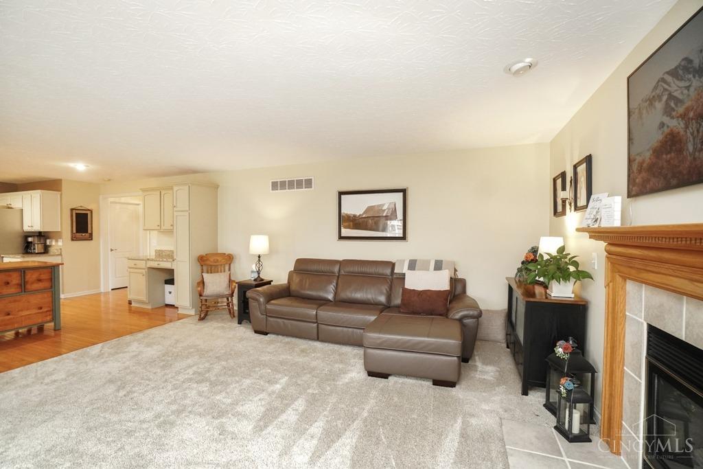 4899 Shagbark Ct Property Photo 9