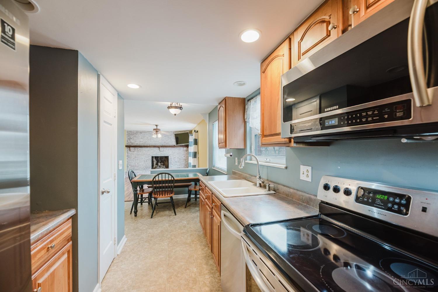 12088 Goodfield Ct Property Photo 12
