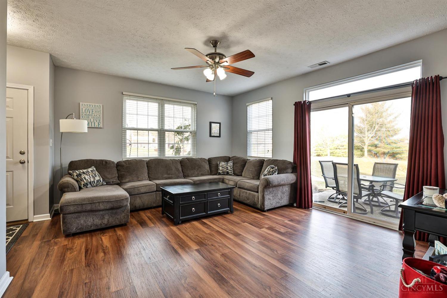 3593 Thorngate Dr Property Photo 6