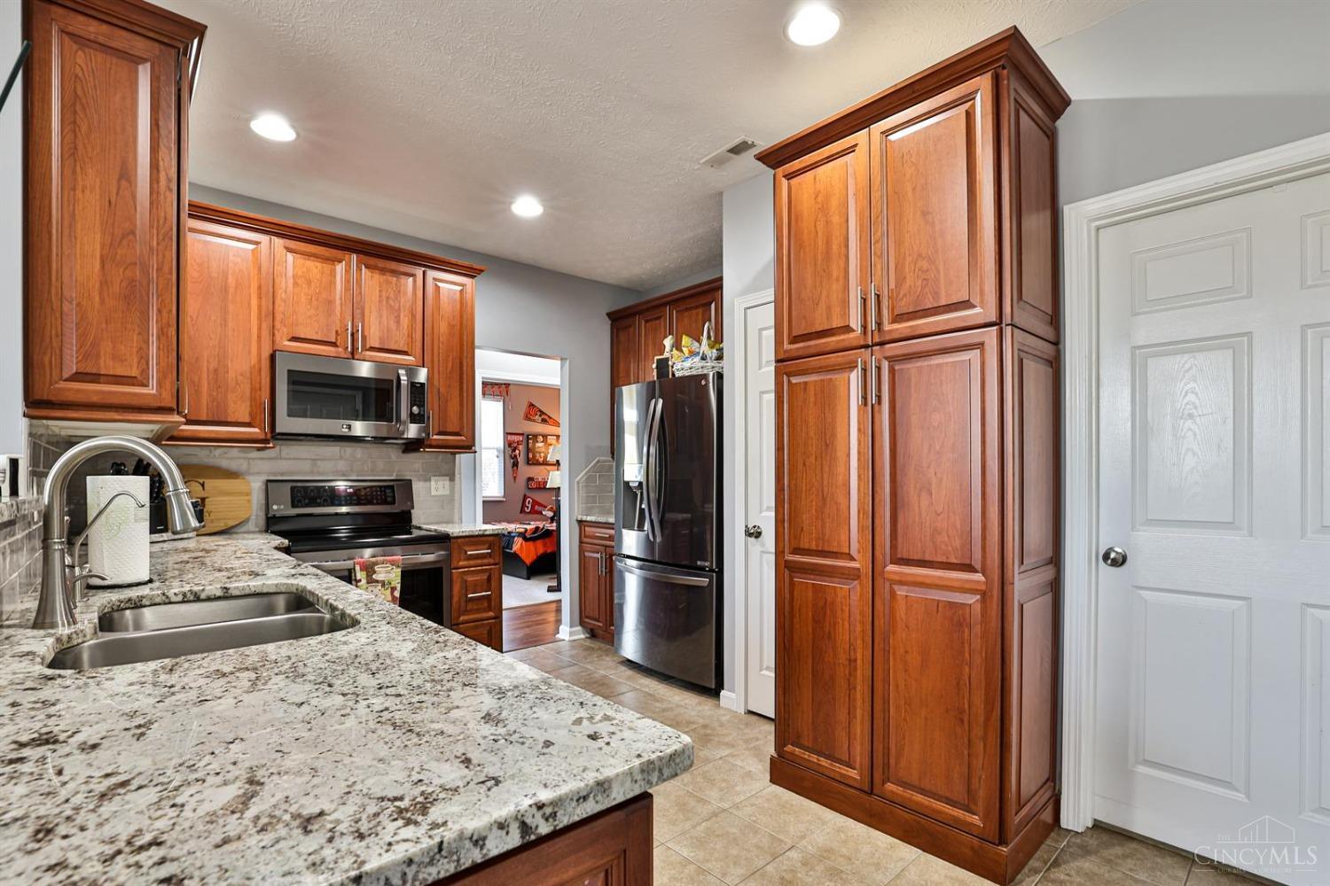 3593 Thorngate Dr Property Photo 10