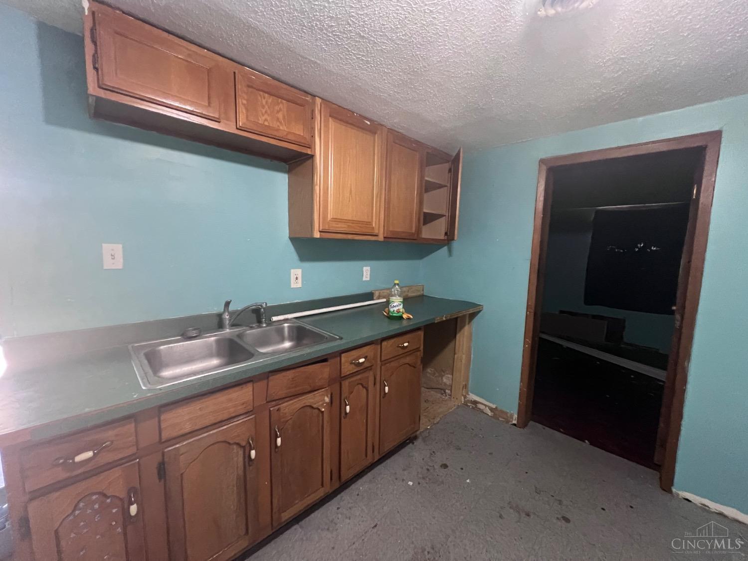 7530 E Miami River Rd Property Photo 7