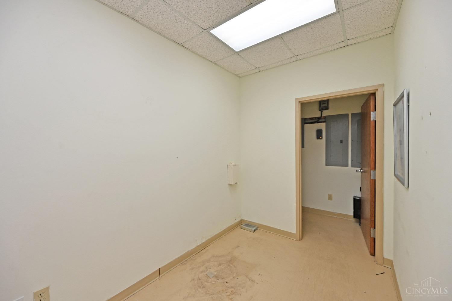 8240 Beechmont Avenue Property Photo 28