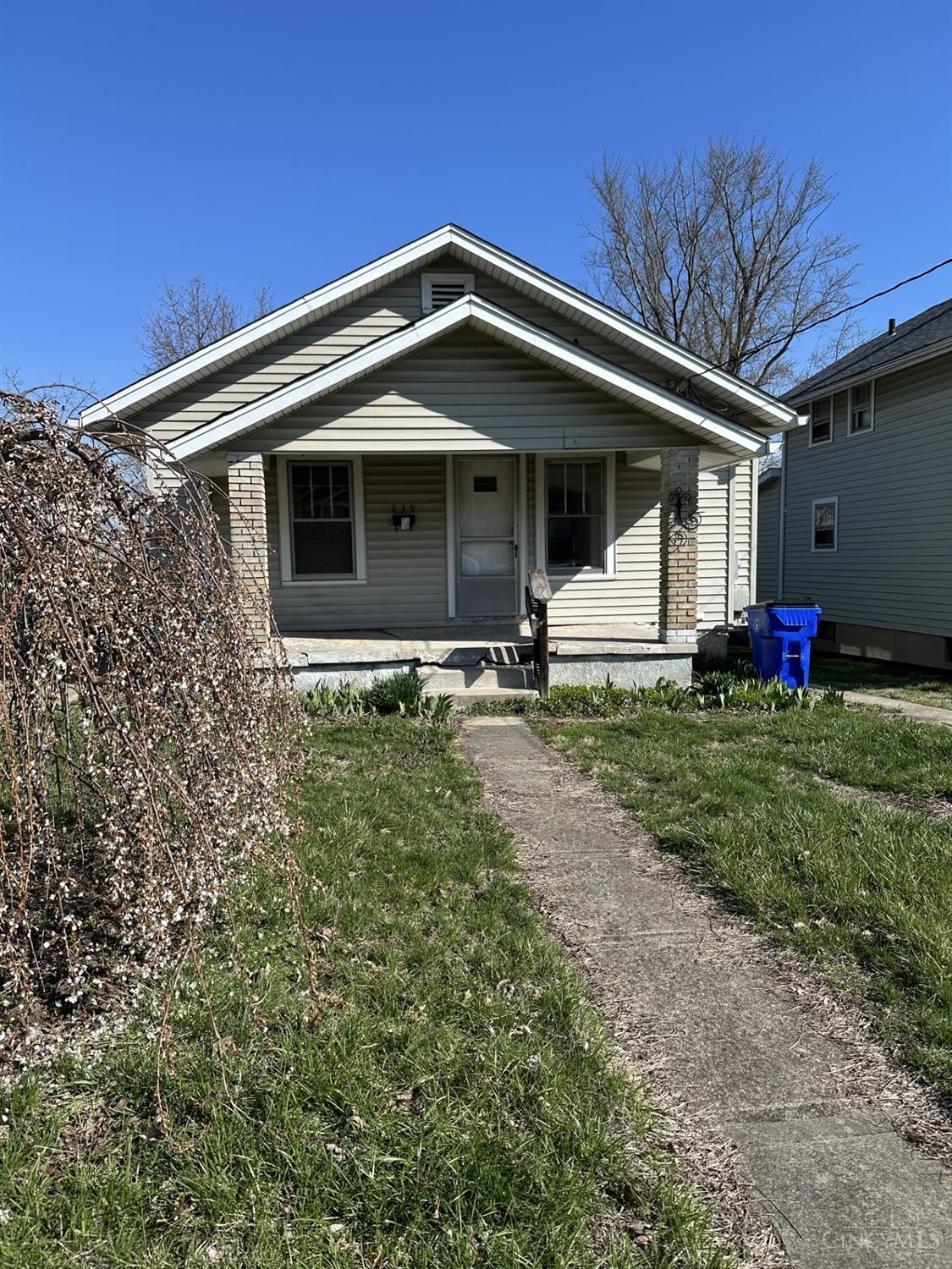 839 Millikin St Property Photo 1