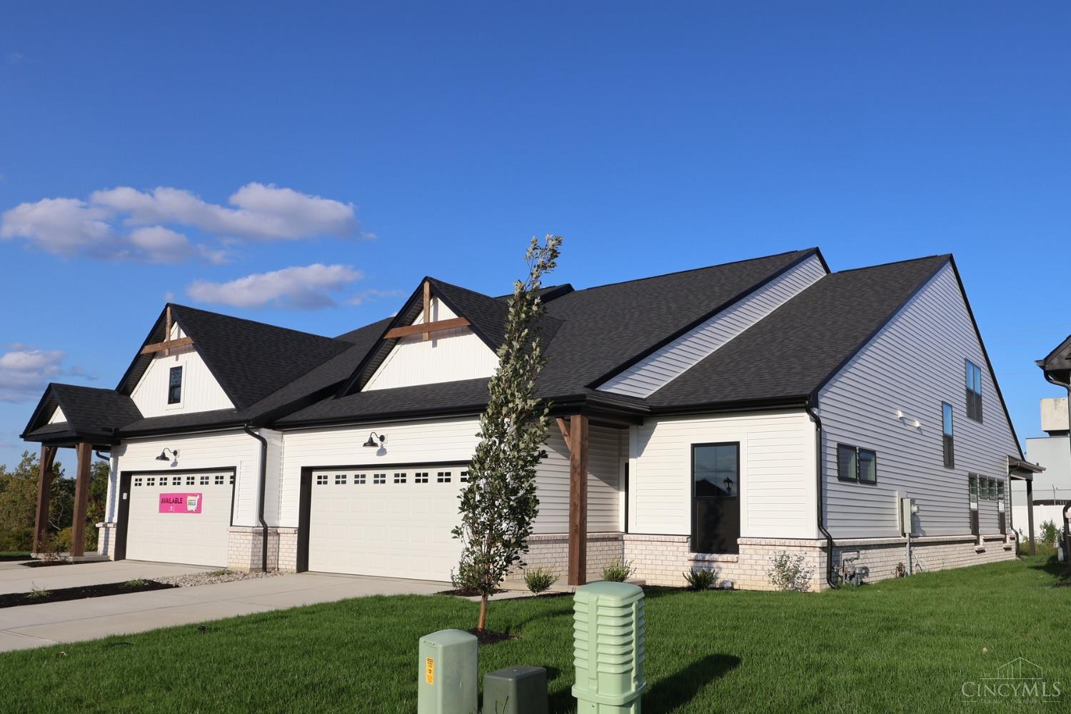 5544 Birch Court Property Photo 1
