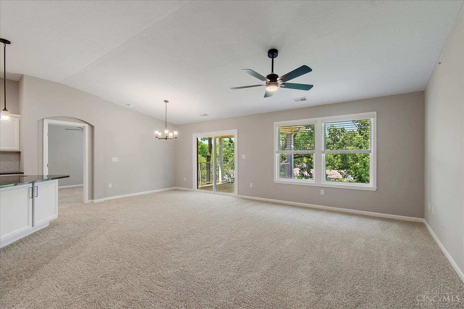 527 Tradition Ridge Property Photo 8