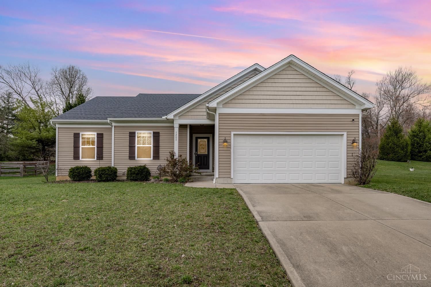 1208 Beechwood Pl Property Photo 1