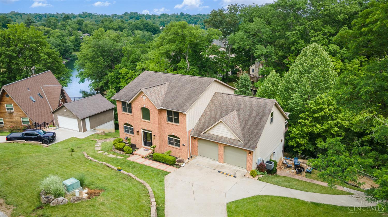 E 1753 Cove Circle Property Photo 1