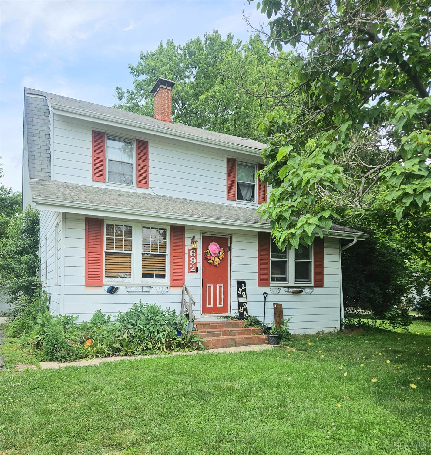 692 W Kemper Road Property Photo 1