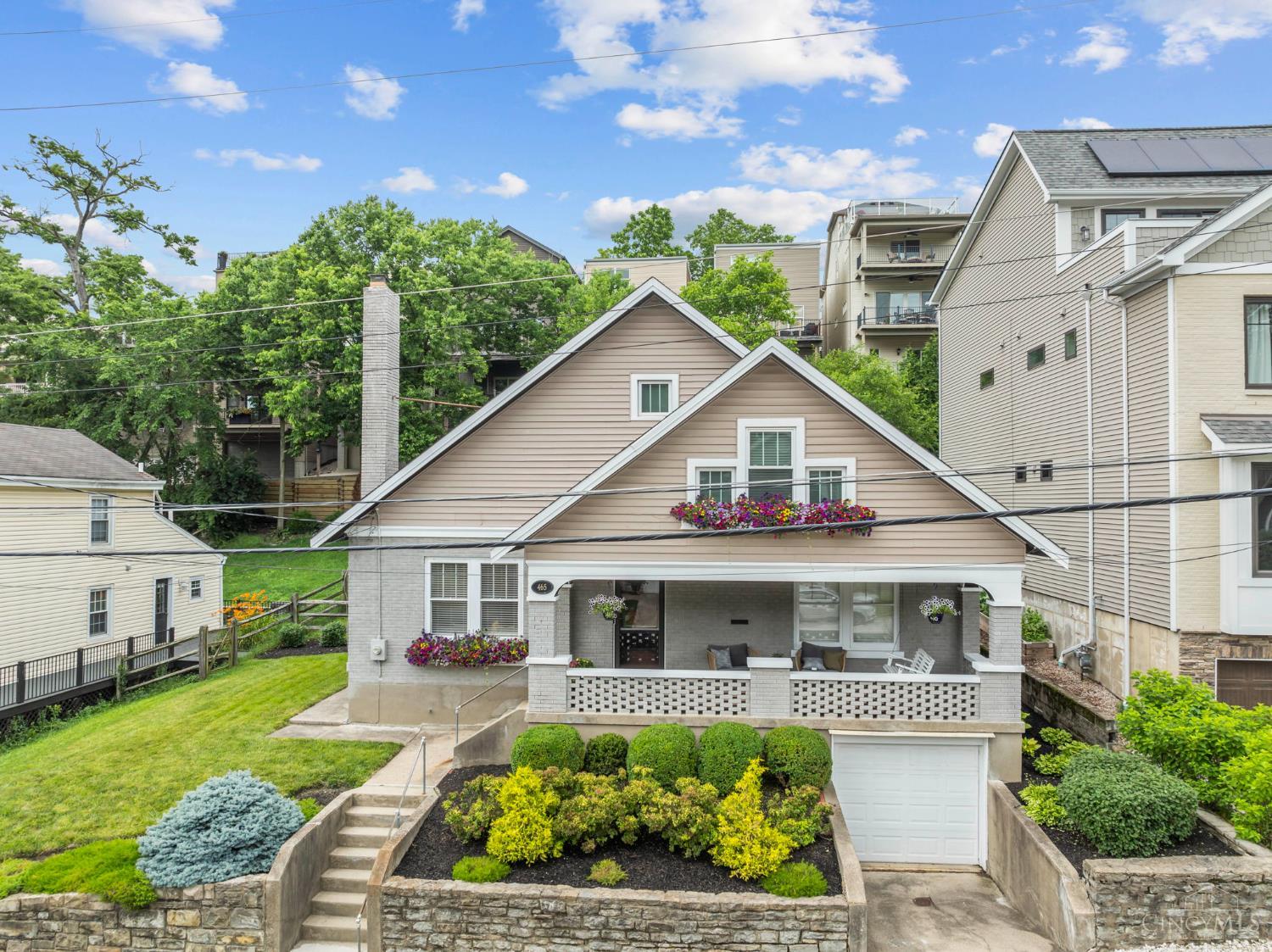 465 Stanley Avenue Property Photo 1