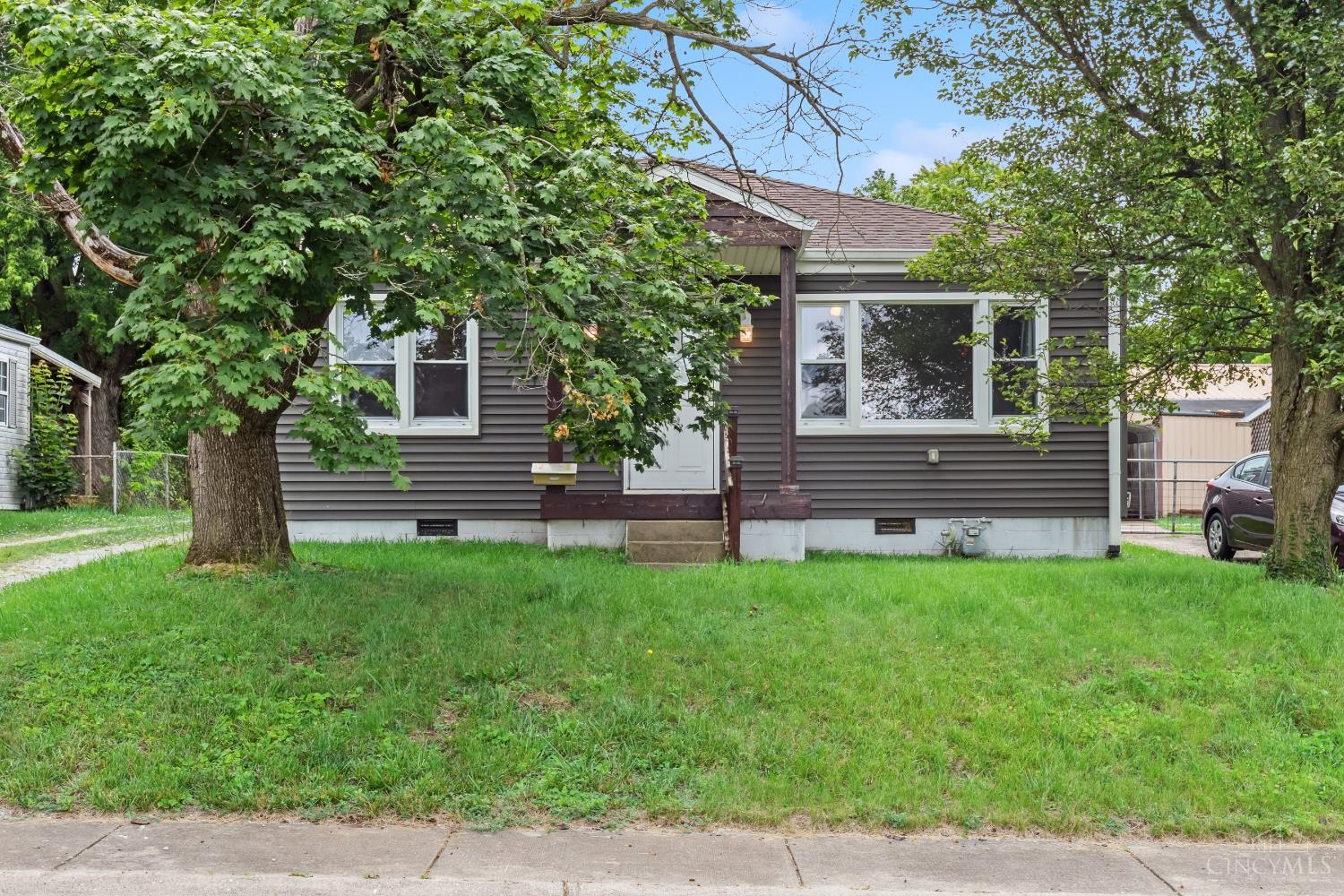 318 Sunset Drive Property Photo 1