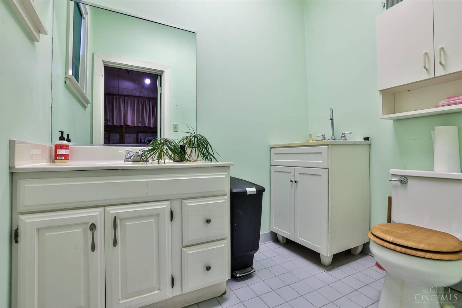 2029 Madison Road Property Photo 5