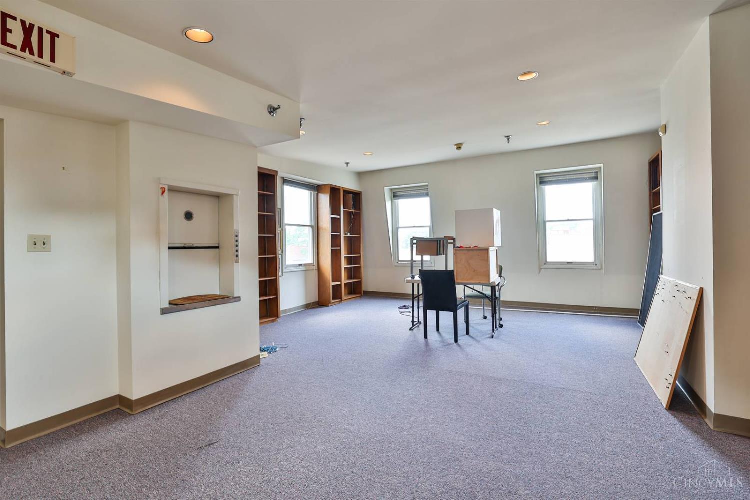 2029 Madison Road Property Photo 7
