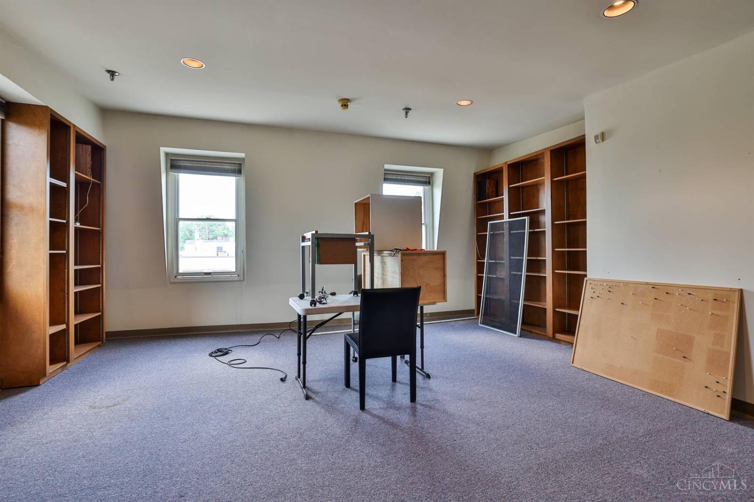 2029 Madison Road Property Photo 8